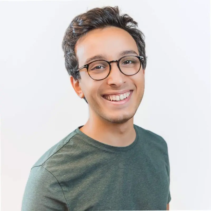 Ilan Nabeth - Co-founder & CEO at PlayMakers - with colors
